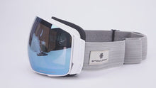 Load and play video in Gallery viewer, Snowledge Ski Goggle HB-10A
